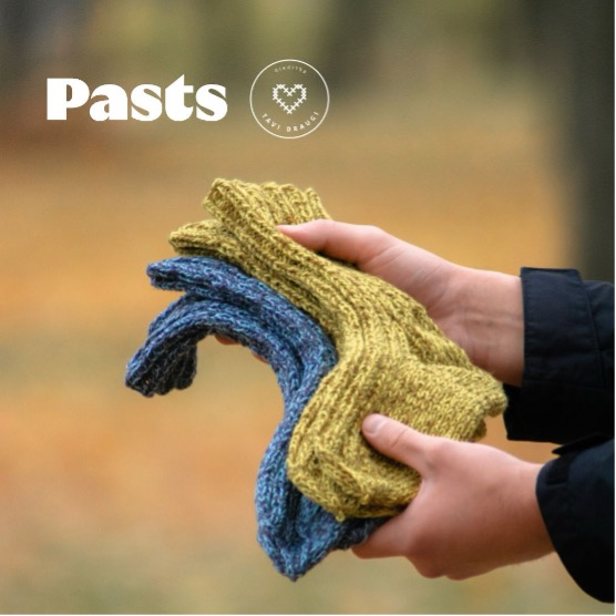 “Tavi draugi” un “Latvijas Pasts” uzsāk adījumu akciju Ukrainas karavīru atbalstam